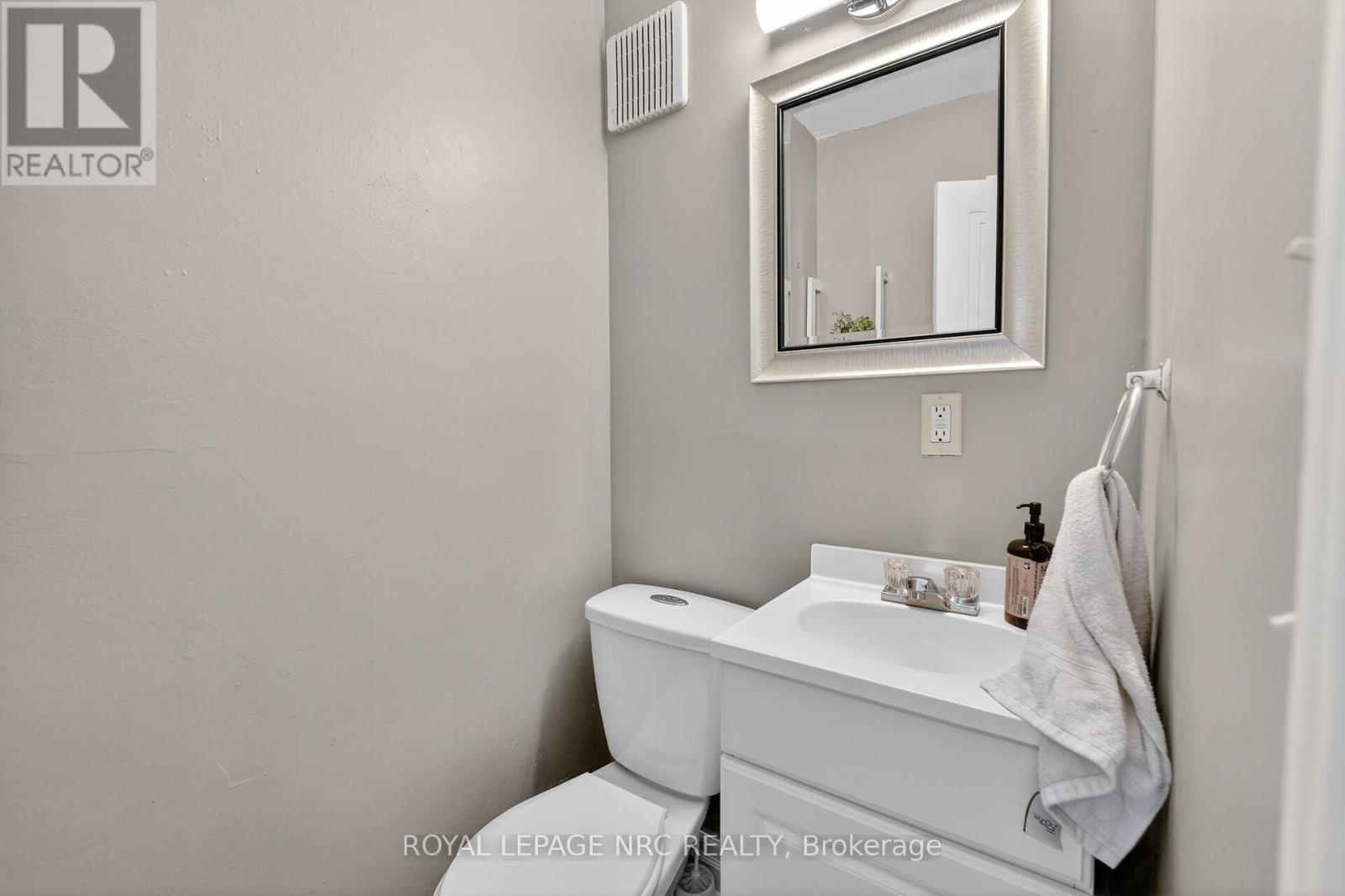 13 ALBERT STREET W, Thorold (Thorold Downtown), Ontario, L2V2E9 — Photo 18