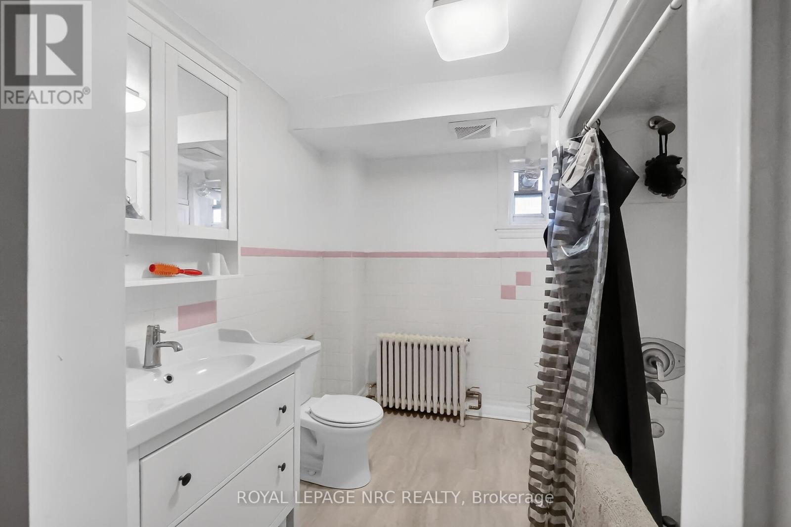 13 ALBERT STREET W, Thorold (Thorold Downtown), Ontario, L2V2E9 — Photo 35