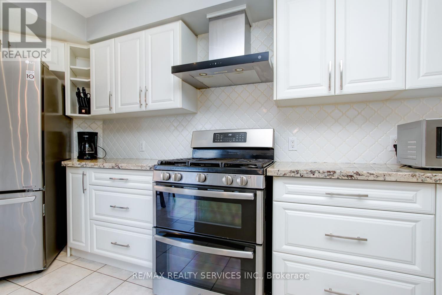3 NYMARK PLACE, Brampton (Westgate), Ontario, L6S5T5 — Photo 16
