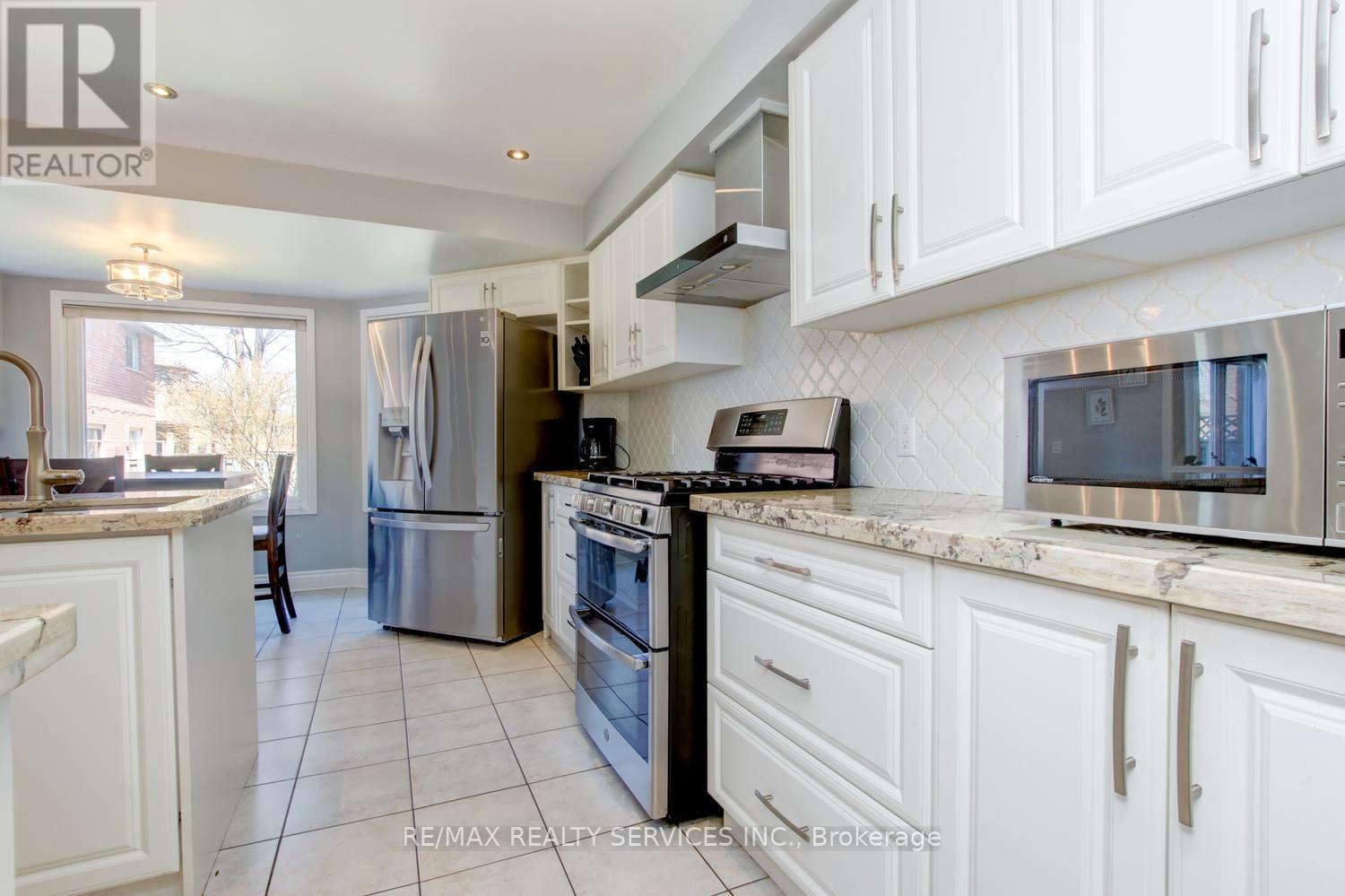 3 NYMARK PLACE, Brampton (Westgate), Ontario, L6S5T5 — Photo 17