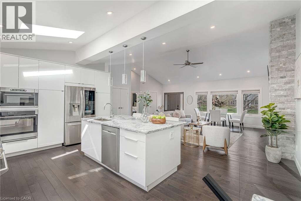 2123 DEYNCOURT Drive, Burlington, Ontario, L7R1W2 — Photo 11