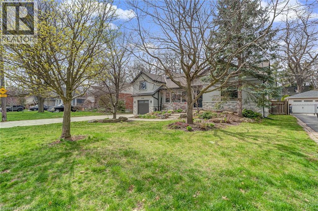 2123 DEYNCOURT Drive, Burlington, Ontario, L7R1W2 — Photo 2