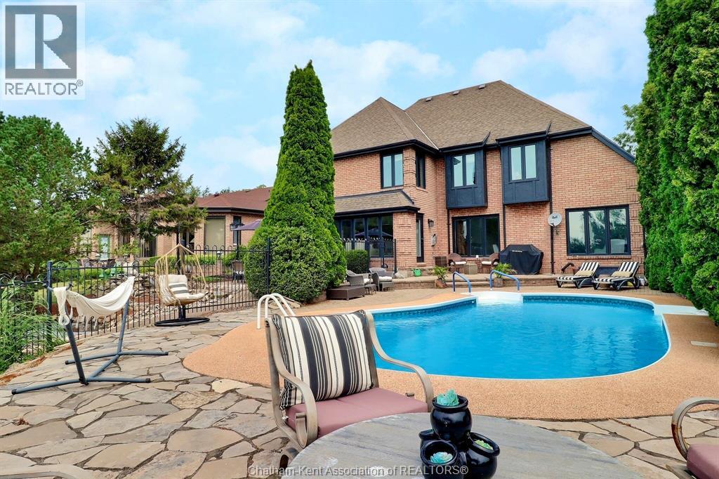 932 GRAND AVENUE West, Chatham, Ontario, N7L5H6 — Photo 8