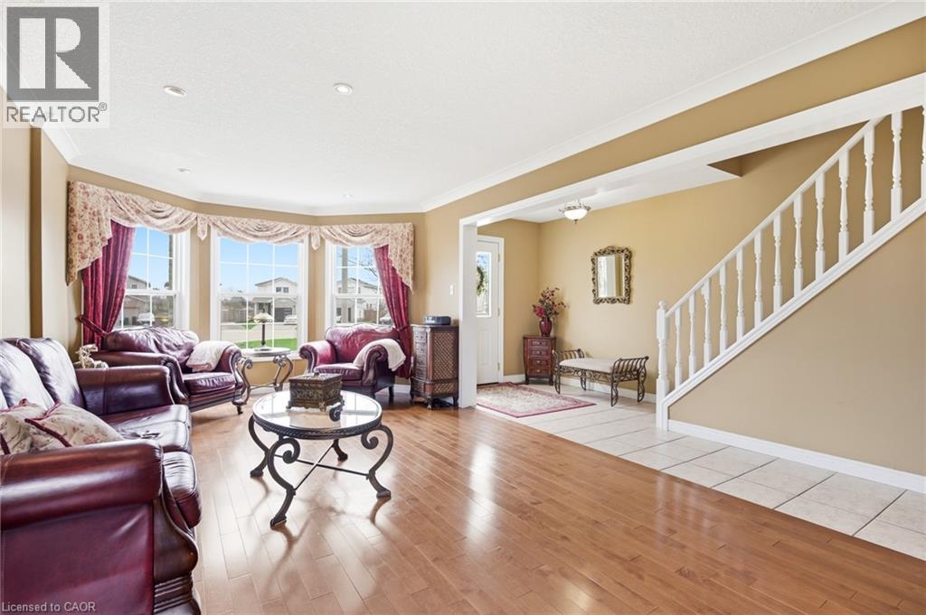 31 WHITE SANDS Court, Kitchener, Ontario, N2E3S4 — Photo 10