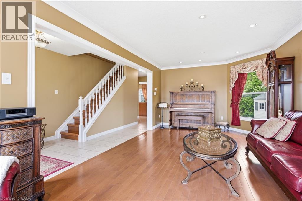 31 WHITE SANDS Court, Kitchener, Ontario, N2E3S4 — Photo 11