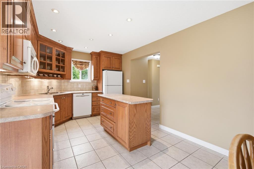 31 WHITE SANDS Court, Kitchener, Ontario, N2E3S4 — Photo 14