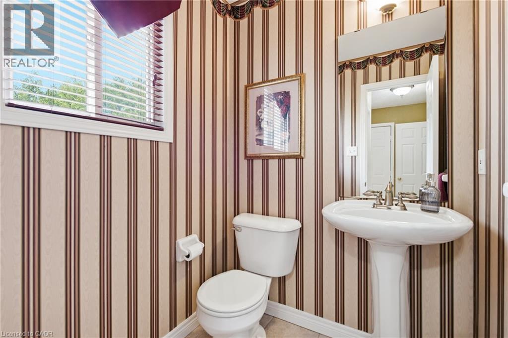 31 WHITE SANDS Court, Kitchener, Ontario, N2E3S4 — Photo 17