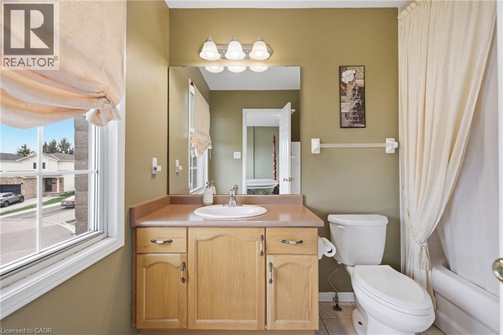 31 WHITE SANDS Court, Kitchener, Ontario, N2E3S4 — Photo 21