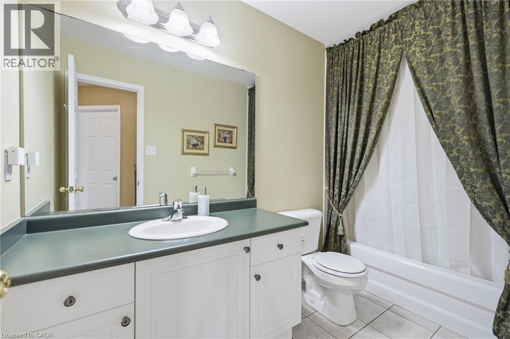 31 WHITE SANDS Court, Kitchener, Ontario, N2E3S4 — Photo 24
