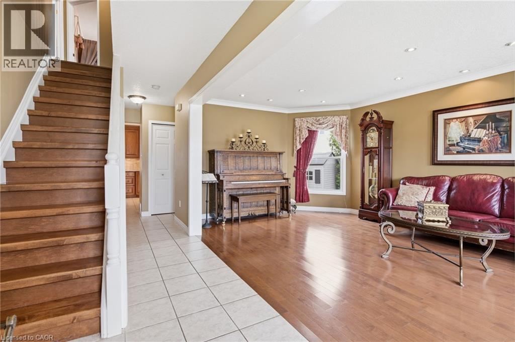 31 WHITE SANDS Court, Kitchener, Ontario, N2E3S4 — Photo 8