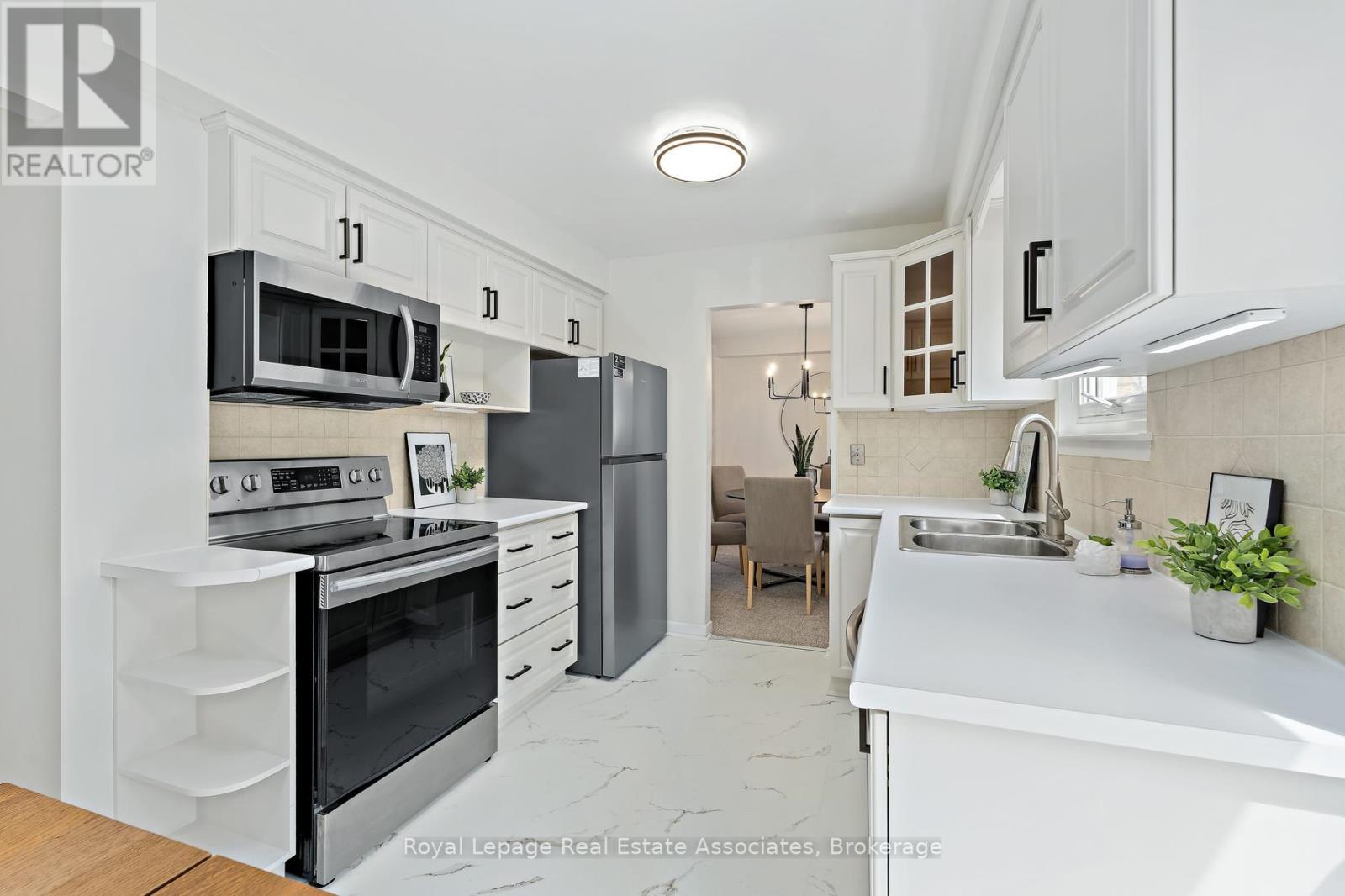 66 LAWNDALE CRESCENT, Brampton (Westgate), Ontario, L6S3L4 — Photo 18