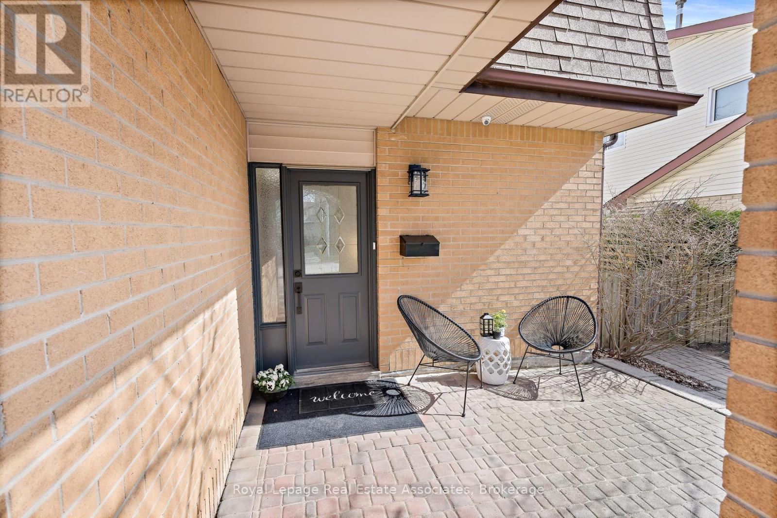 66 LAWNDALE CRESCENT, Brampton (Westgate), Ontario, L6S3L4 — Photo 5