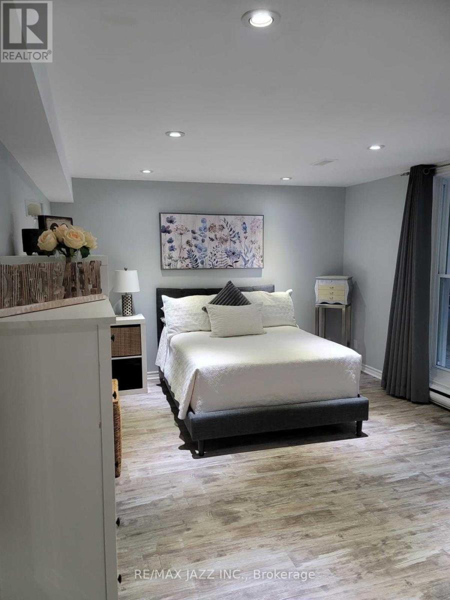 # 2 - 900 JUNIPER STREET, Oshawa (Centennial), Ontario, L1G3E1 — Photo 7