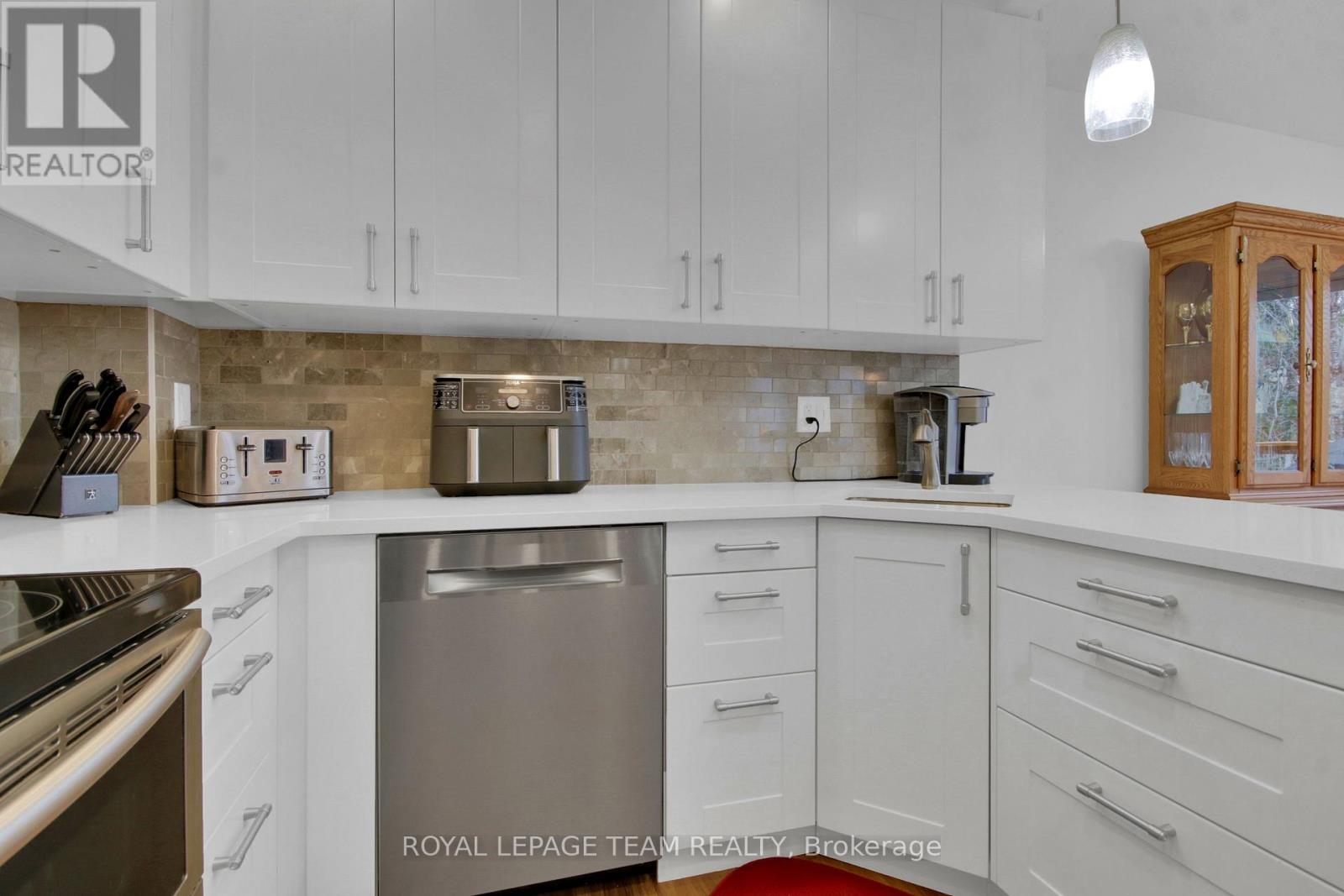 D - 30 BLACK FOREST LANE, Ottawa, Ontario, K2H5C8 — Photo 21