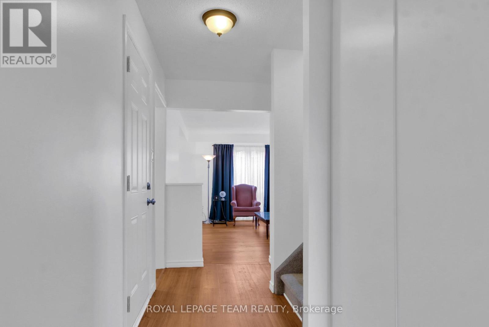 D - 30 BLACK FOREST LANE, Ottawa, Ontario, K2H5C8 — Photo 6