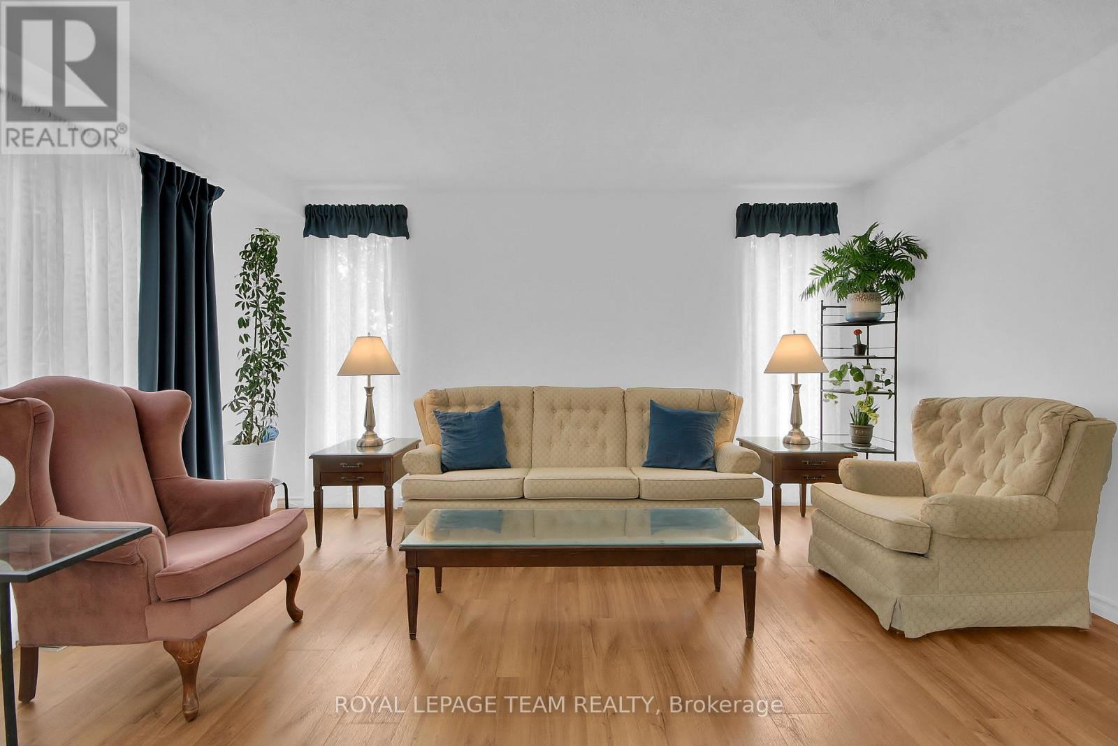 D - 30 BLACK FOREST LANE, Ottawa, Ontario, K2H5C8 — Photo 8