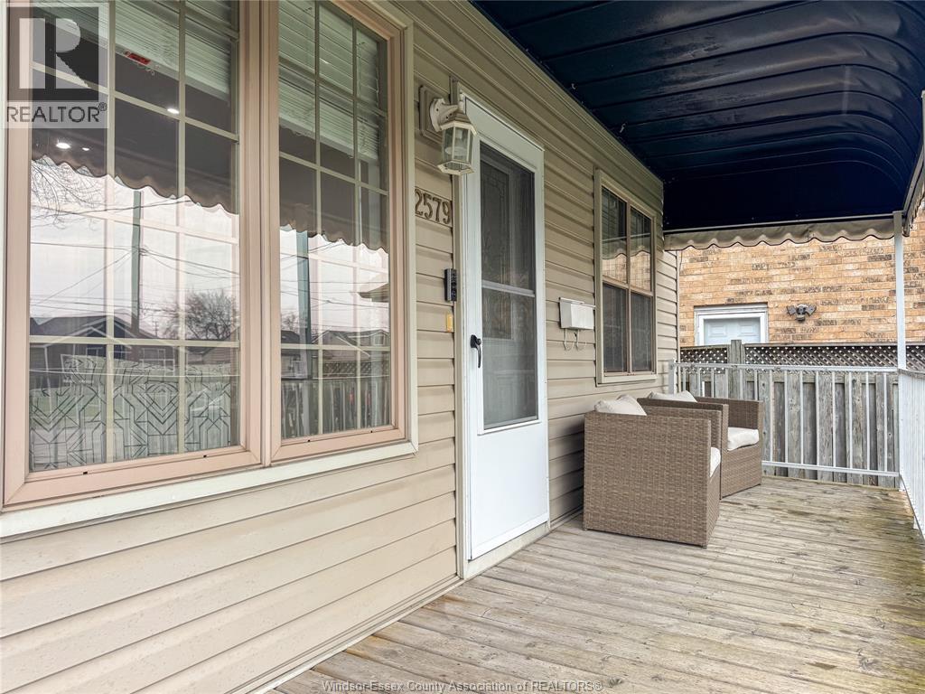 2579 LLOYD GEORGE BLVD, Windsor, Ontario, N8T2T3 — Photo 2