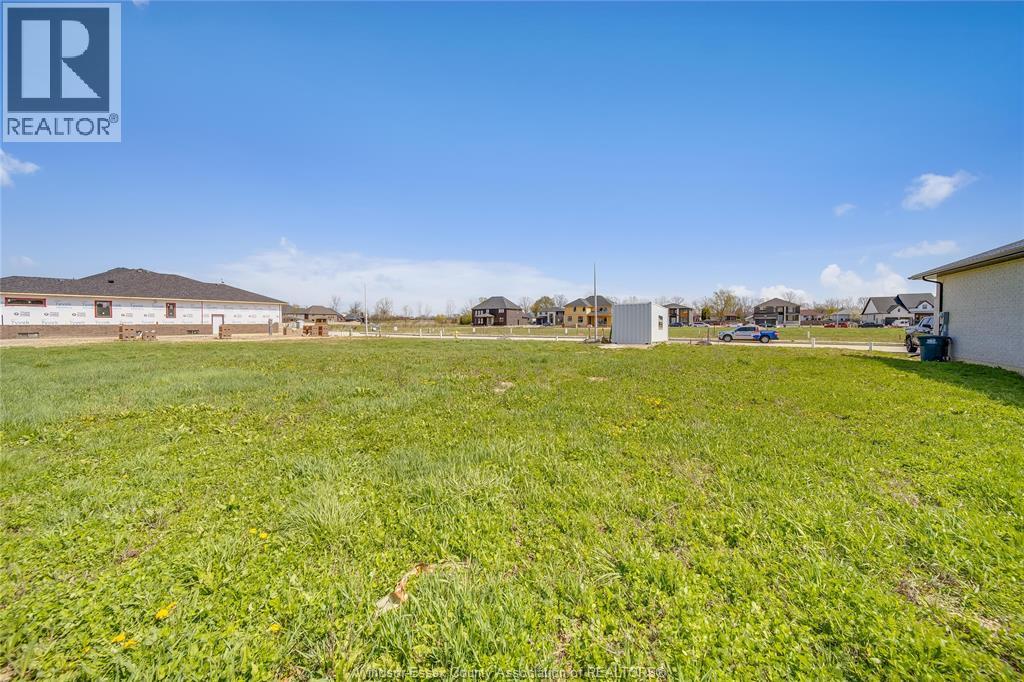 3667 FARROW AVENUE, Windsor, Ontario, N9H0B3 — Photo 2