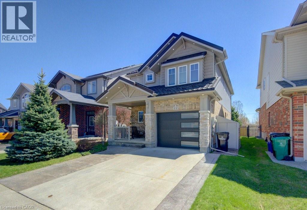 11 FREY Crescent, Kitchener, Ontario, N2E4L5 — Photo 2