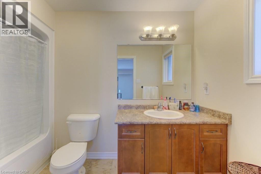 11 FREY Crescent, Kitchener, Ontario, N2E4L5 — Photo 33