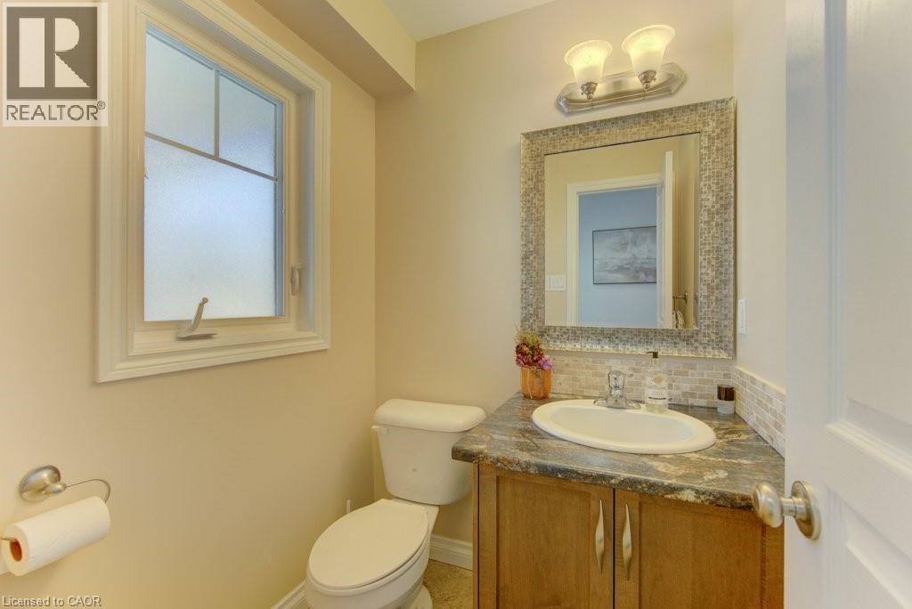 11 FREY Crescent, Kitchener, Ontario, N2E4L5 — Photo 8