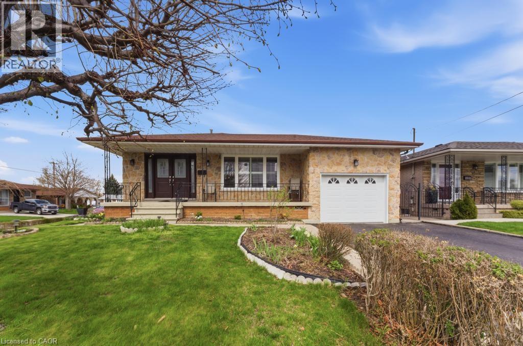 68 NUGENT Drive, Hamilton, Ontario, L8H2M8 — Photo 2