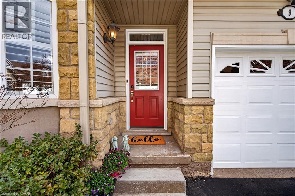 212 STONEHENGE Drive Unit# 9, Ancaster, Ontario, L9K1N5 — Photo 3