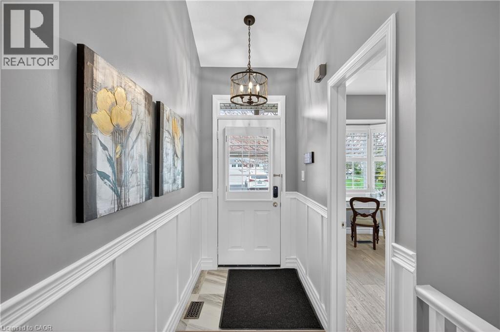 212 STONEHENGE Drive Unit# 9, Ancaster, Ontario, L9K1N5 — Photo 4