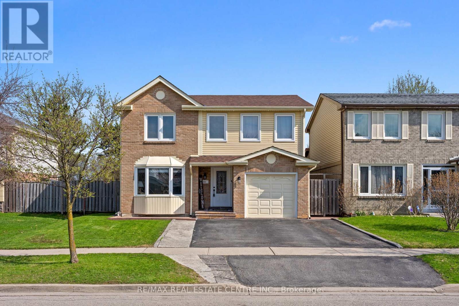 44 MIKADO CRESCENT, Brampton (Central Park), Ontario, L6S3R6 — Photo 2