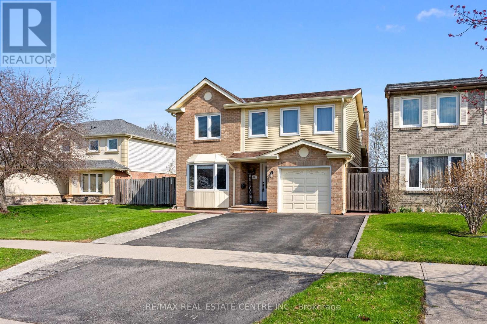44 MIKADO CRESCENT, Brampton (Central Park), Ontario, L6S3R6 — Photo 3