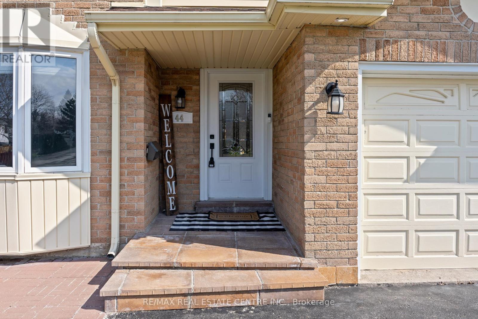 44 MIKADO CRESCENT, Brampton (Central Park), Ontario, L6S3R6 — Photo 5