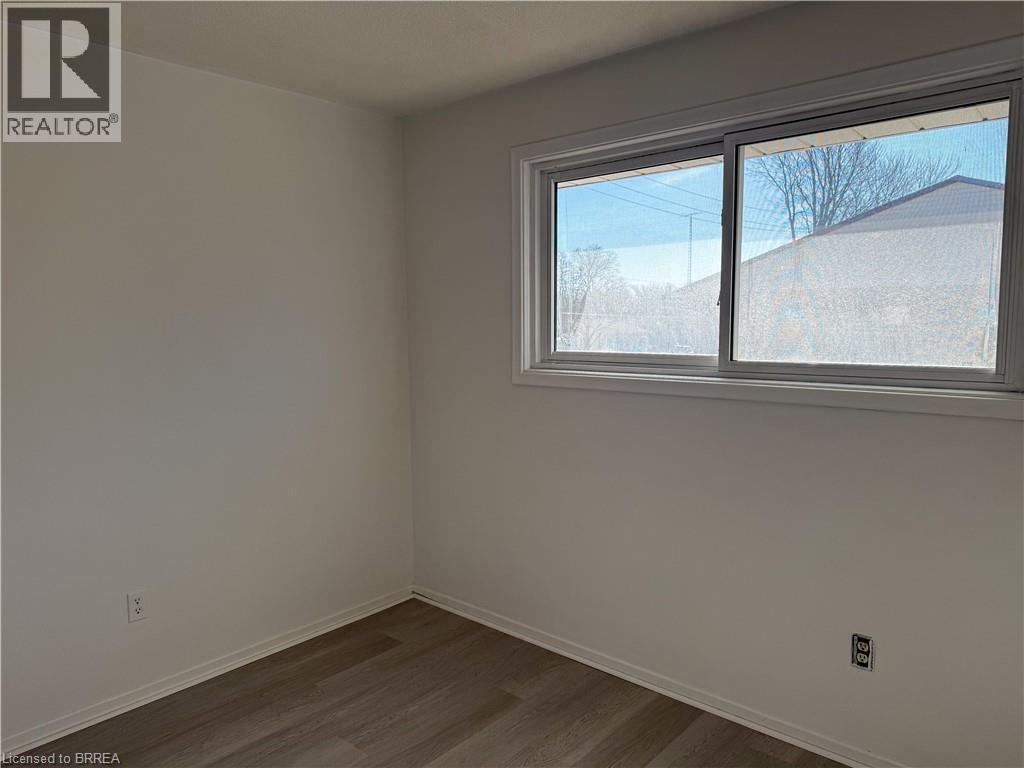 36 GRAHAM Avenue Unit# 3, Brantford, Ontario, N3T1C4 — Photo 12