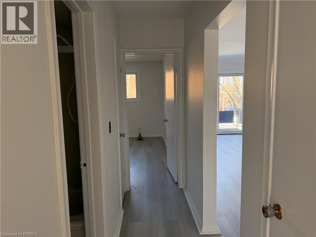 36 GRAHAM Avenue Unit# 3, Brantford, Ontario, N3T1C4 — Photo 13