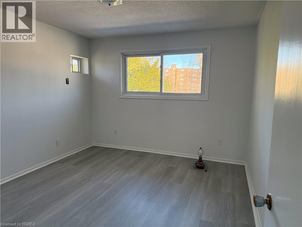 36 GRAHAM Avenue Unit# 3, Brantford, Ontario, N3T1C4 — Photo 16