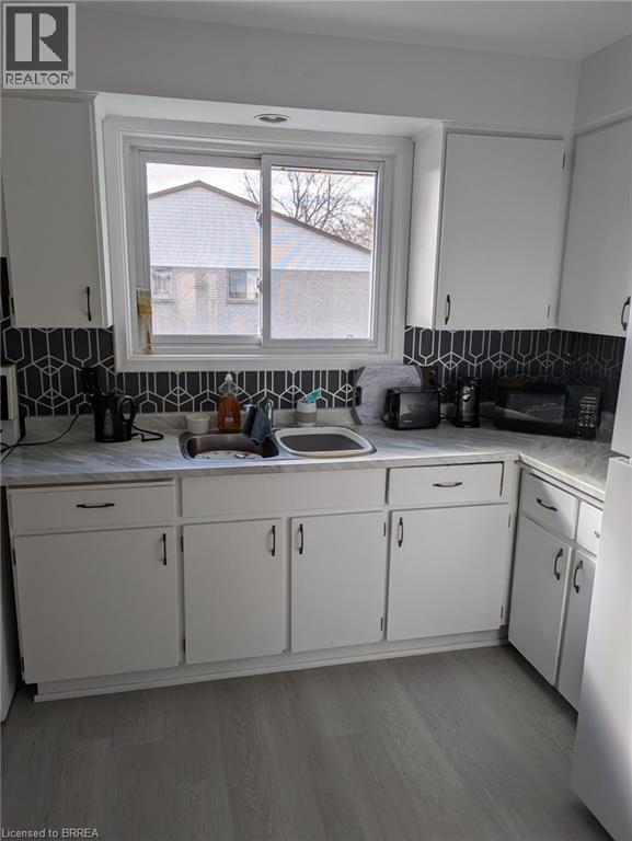 36 GRAHAM Avenue Unit# 3, Brantford, Ontario, N3T1C4 — Photo 3