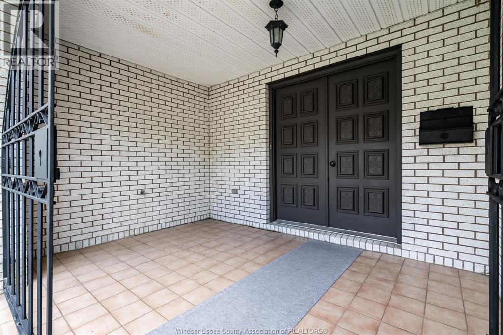 3770 Huntington, Windsor, Ontario, N9E3W8 — Photo 2