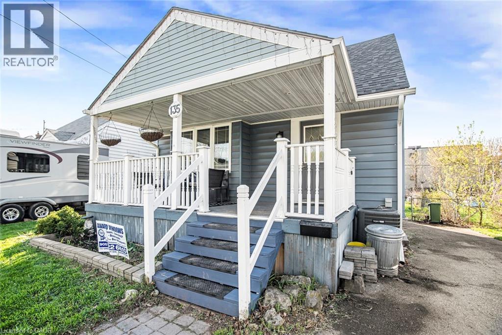 135 GLASSCO Avenue N, Hamilton, Ontario, L8H6A1 — Photo 3