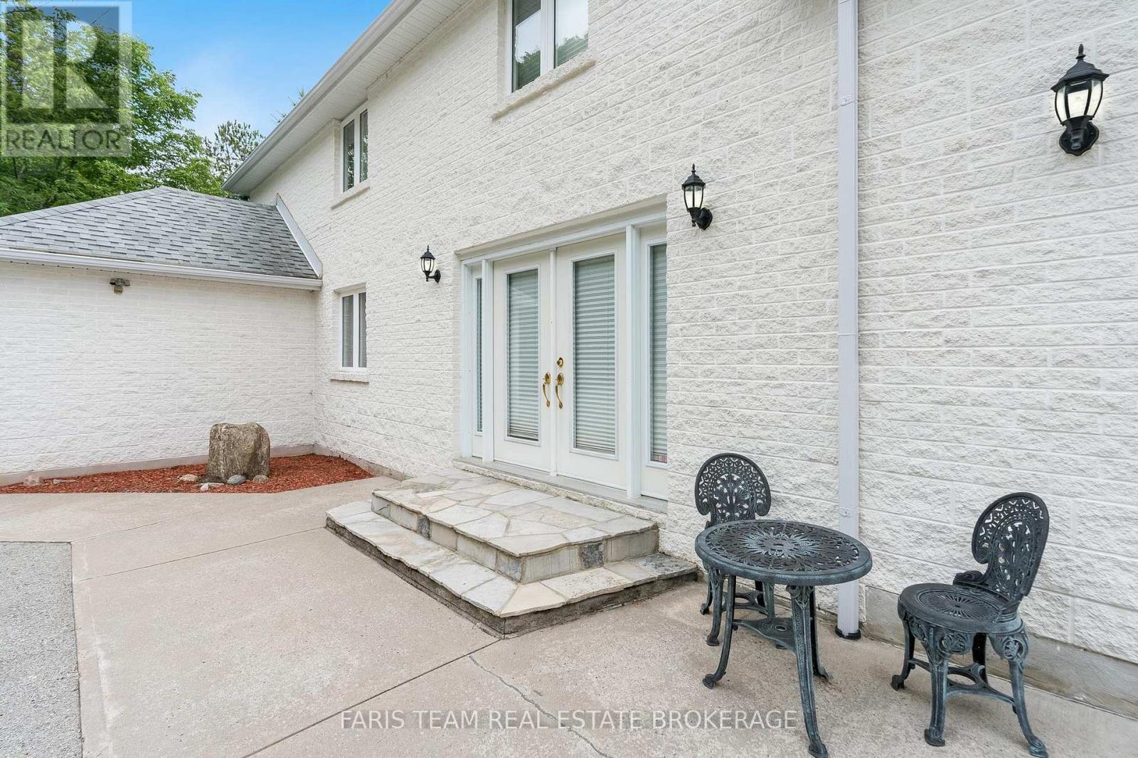 187 CHAMPLAIN ROAD, Penetanguishene, Ontario, L9M1S2 — Photo 4