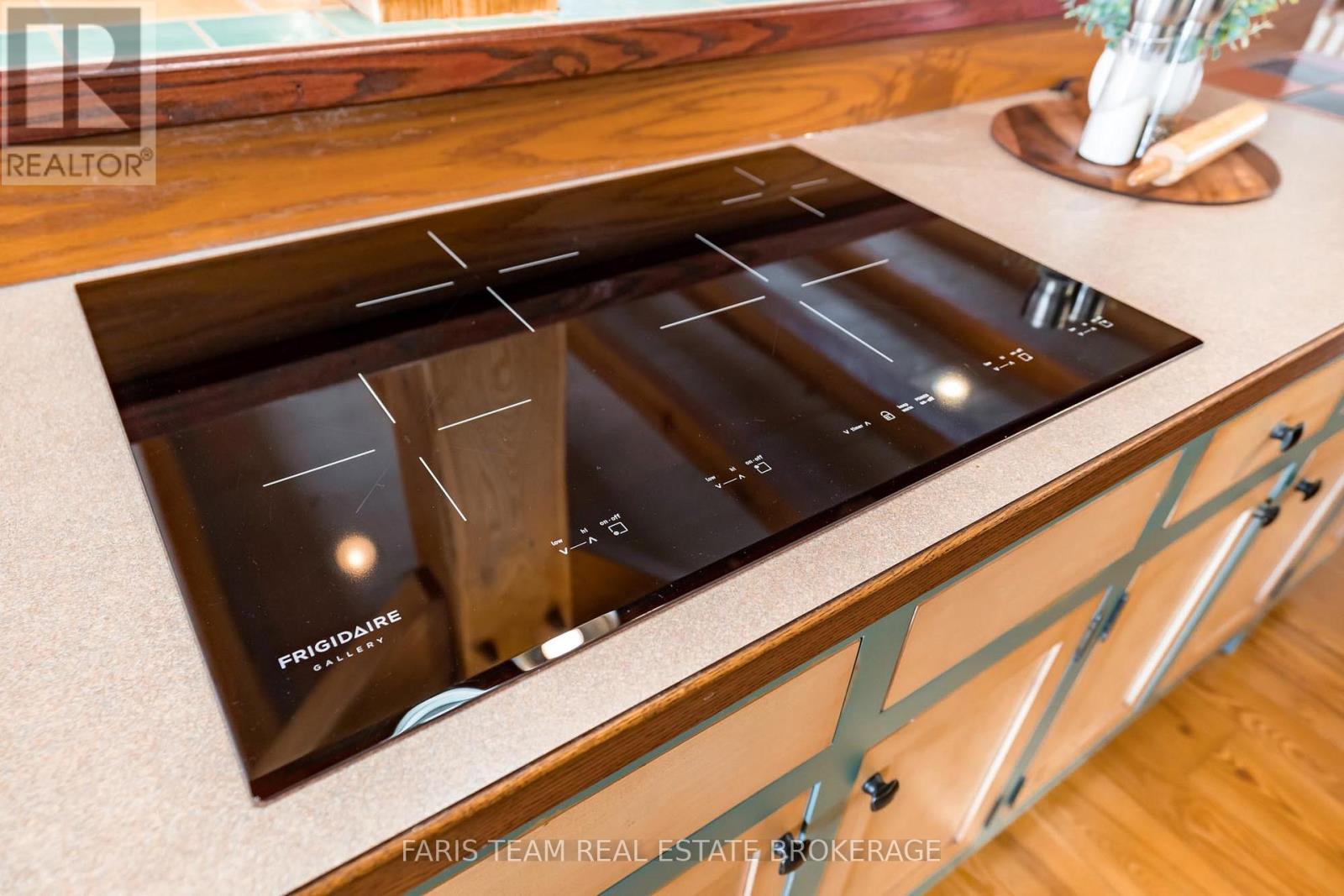 187 CHAMPLAIN ROAD, Penetanguishene, Ontario, L9M1S2 — Photo 7