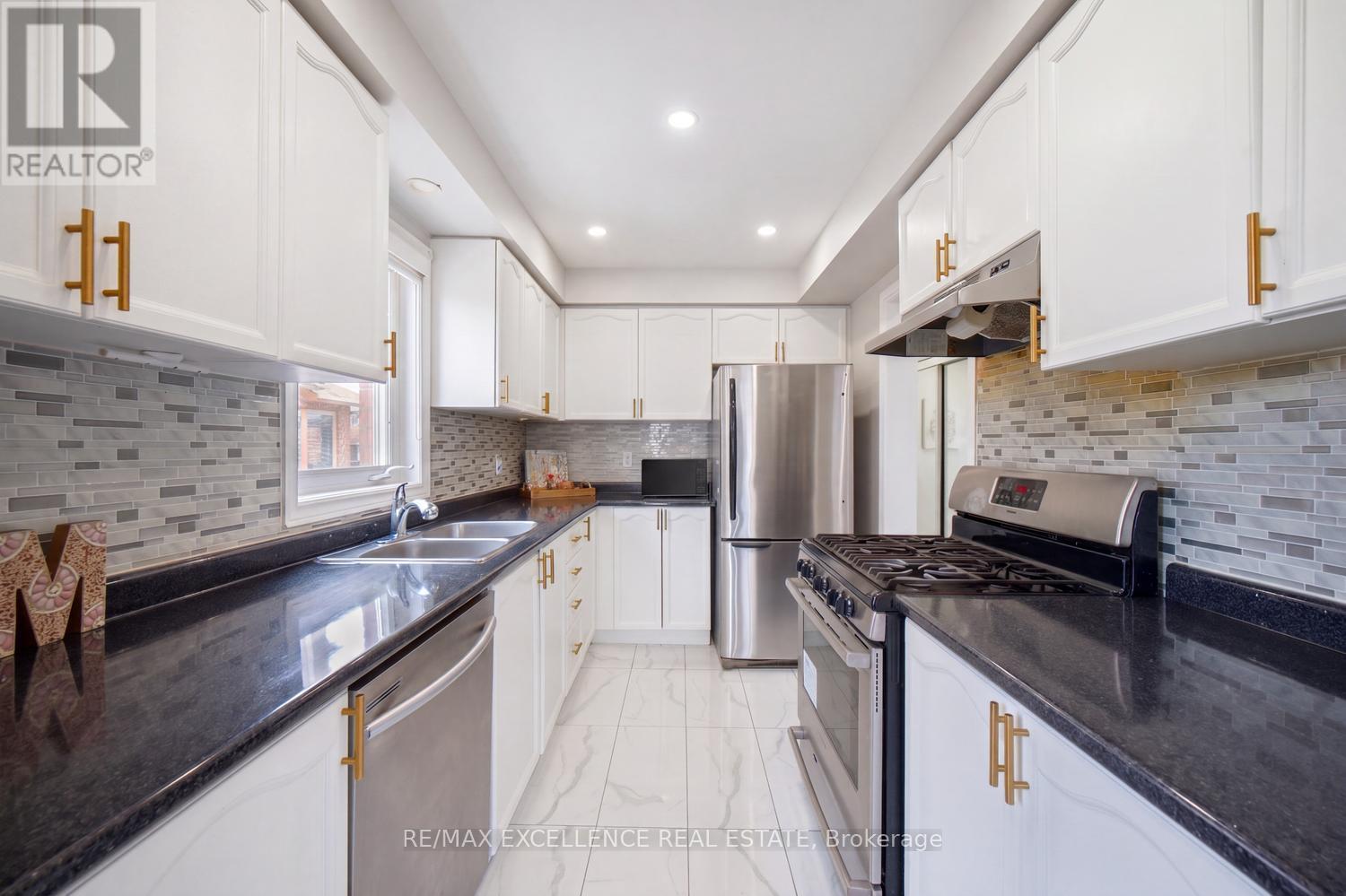 18 MANETT CRESCENT, Brampton (Brampton West), Ontario, L6X4X4 — Photo 12