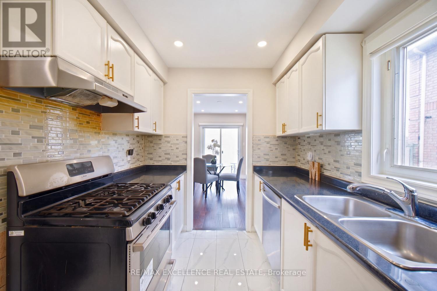 18 MANETT CRESCENT, Brampton (Brampton West), Ontario, L6X4X4 — Photo 13