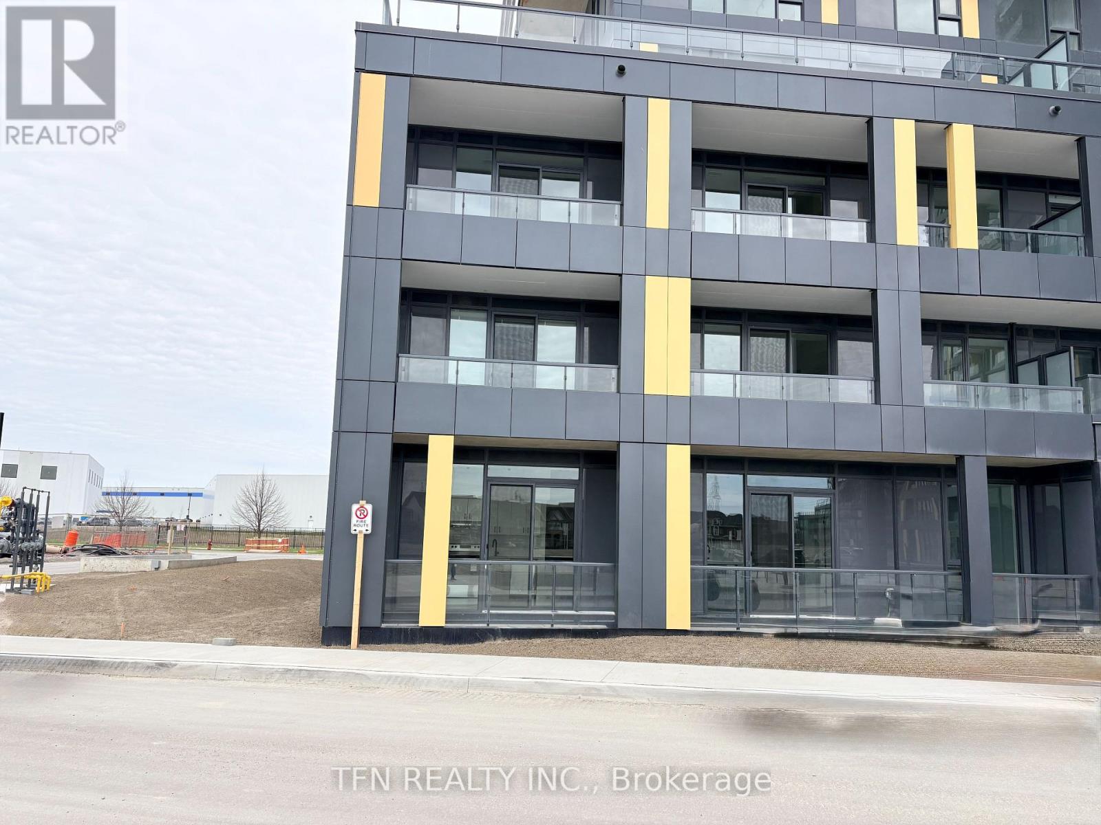 104 - 4878 POWERS COMMON, Burlington (Alton), Ontario, L7M2B4 — Photo 3