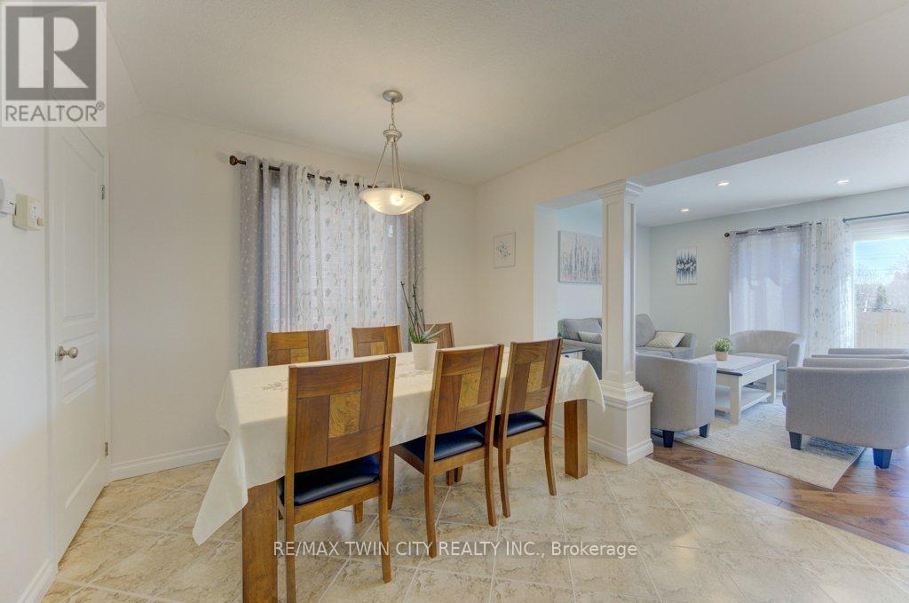 11 FREY CRESCENT, Kitchener, Ontario, N2E4L5 — Photo 14