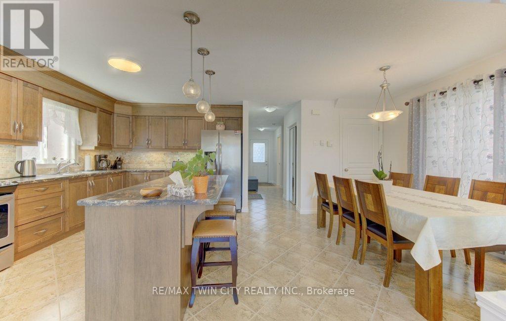 11 FREY CRESCENT, Kitchener, Ontario, N2E4L5 — Photo 15