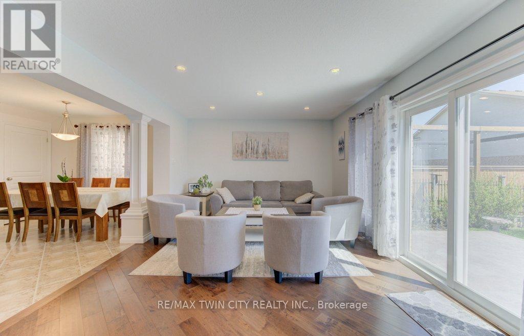 11 FREY CRESCENT, Kitchener, Ontario, N2E4L5 — Photo 18