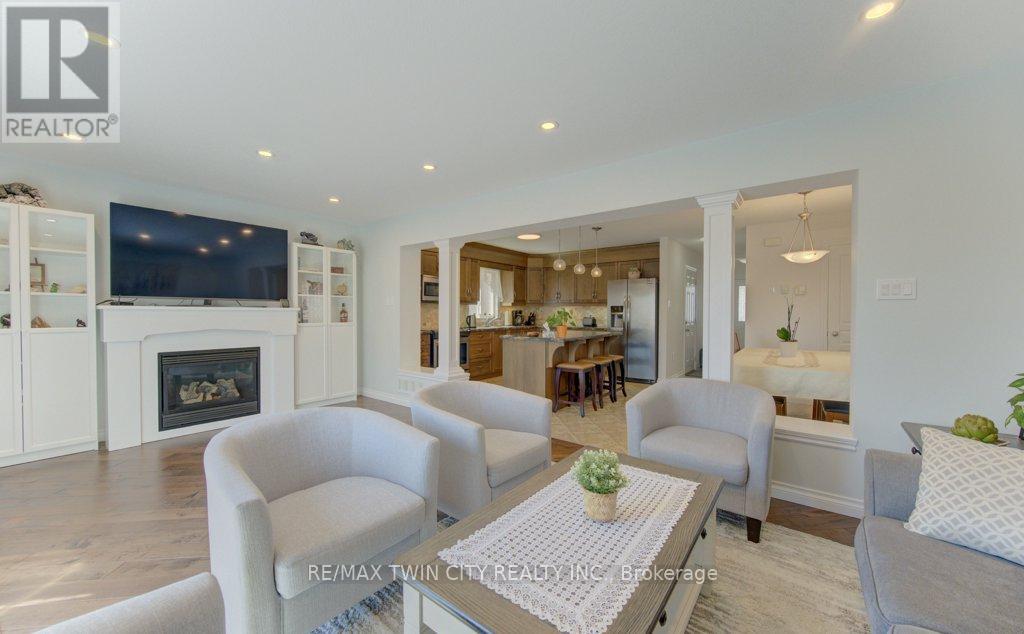 11 FREY CRESCENT, Kitchener, Ontario, N2E4L5 — Photo 19