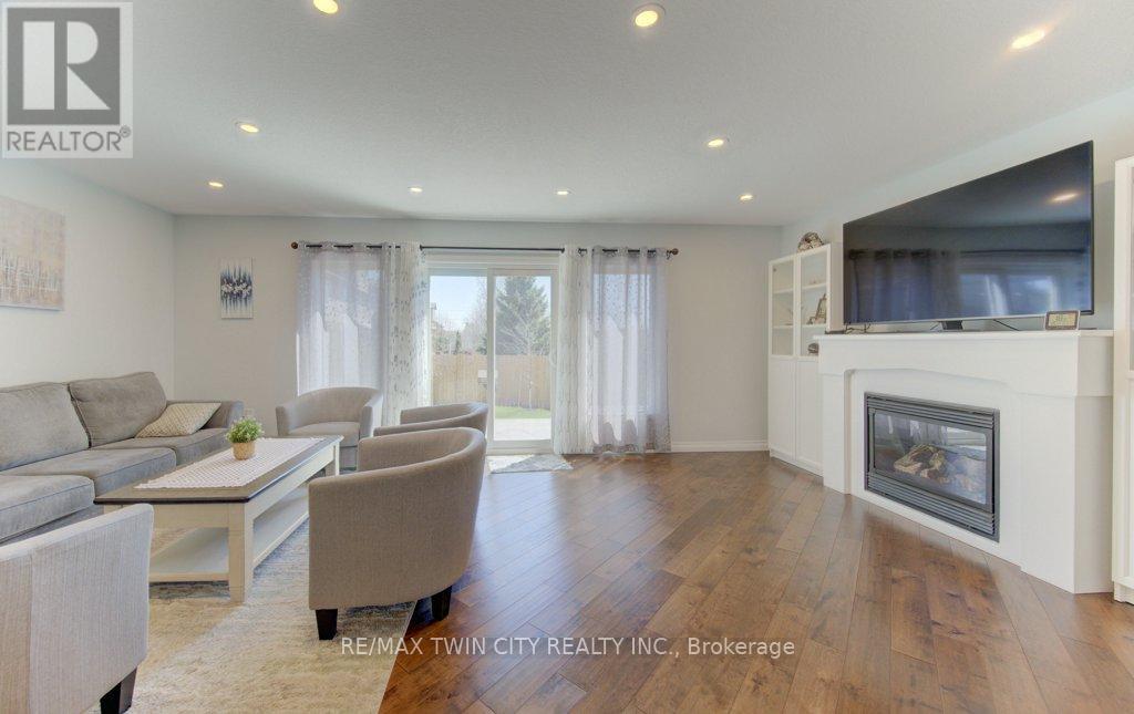 11 FREY CRESCENT, Kitchener, Ontario, N2E4L5 — Photo 22