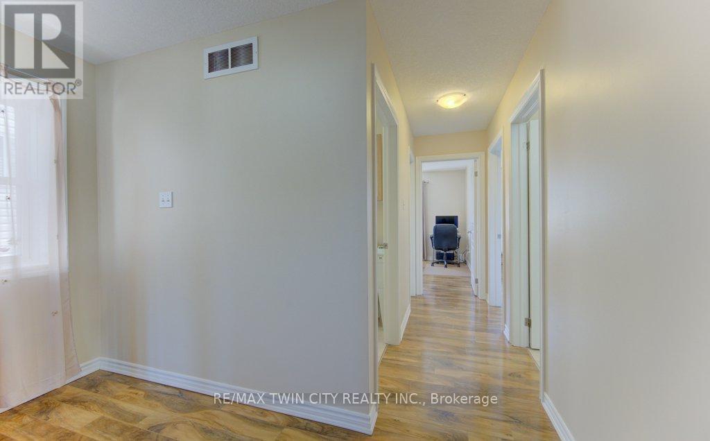 11 FREY CRESCENT, Kitchener, Ontario, N2E4L5 — Photo 29