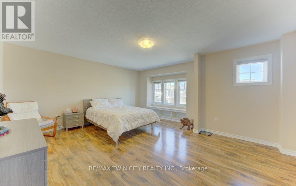 11 FREY CRESCENT, Kitchener, Ontario, N2E4L5 — Photo 30