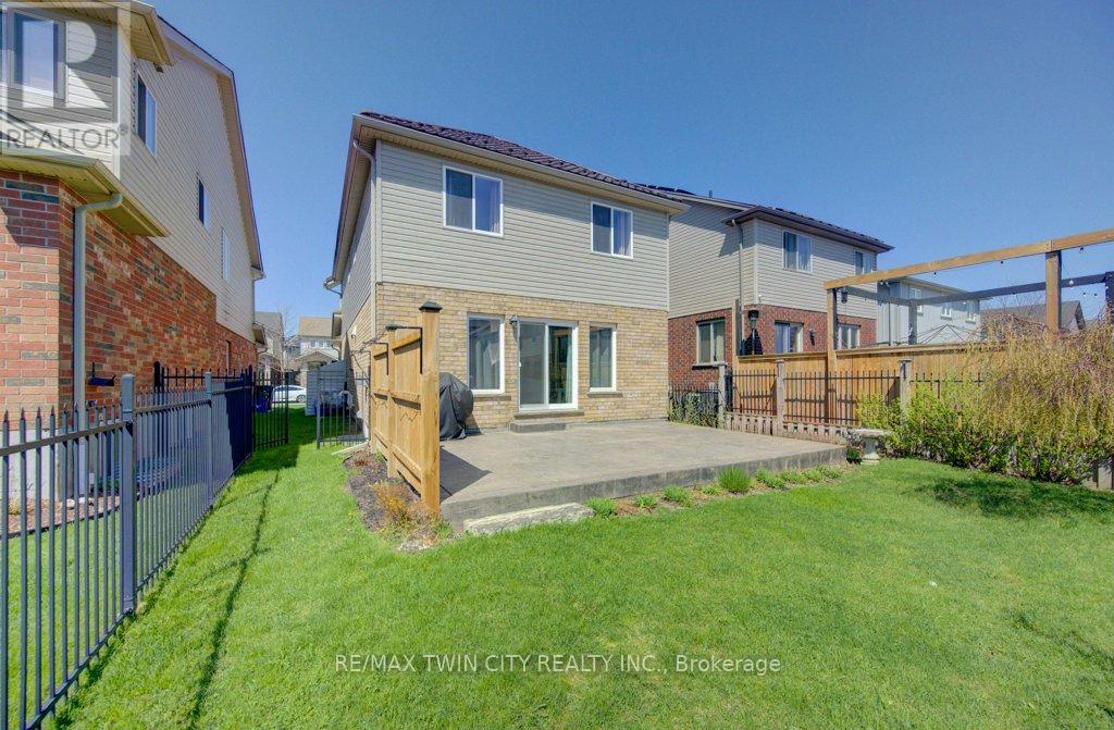 11 FREY CRESCENT, Kitchener, Ontario, N2E4L5 — Photo 34